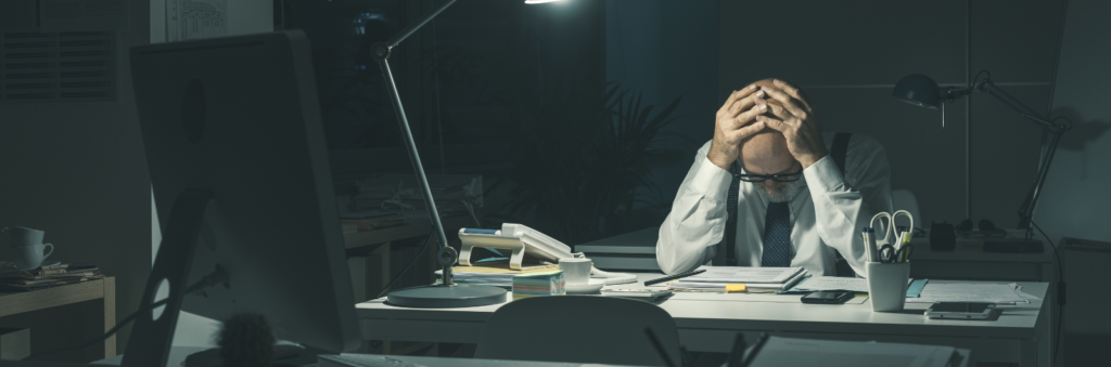 Ansiedade no trabalho: como o excesso de pressão emocional impacta profissionais, lideranças e empresas